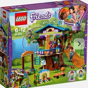 98% complete LEGO Friends Mia's Tree House (41335)